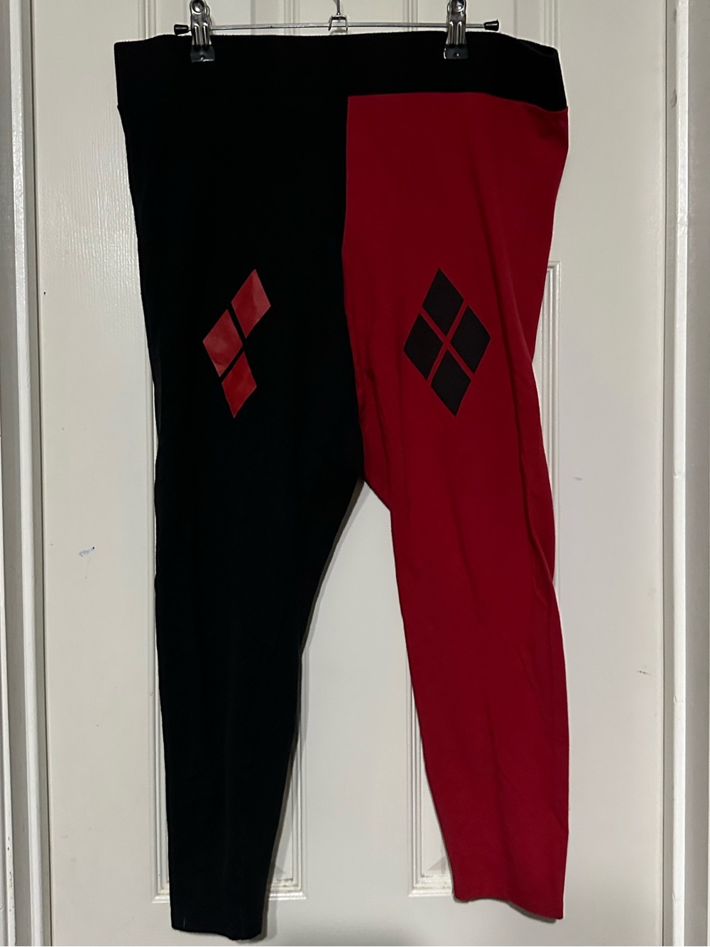 Torrid- Harley Quinn -The Suicide Squad -Cropped Leggings- size 2